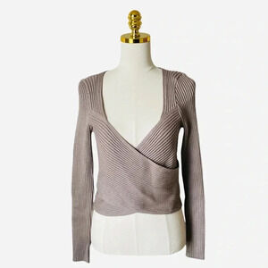 Abercrombie & Fitch Bloggers Favorite LuxeLoft Slim Wrap Cropped Knit Sweater  M